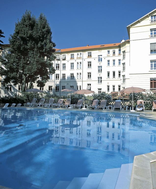 Hotel Logis Les Loges Du Parc La Roche-Posay Exterior foto